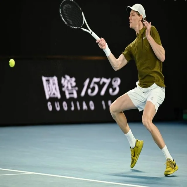 辽宁男篮首战取得开门红迎来新希望 | CROWN SPORTS